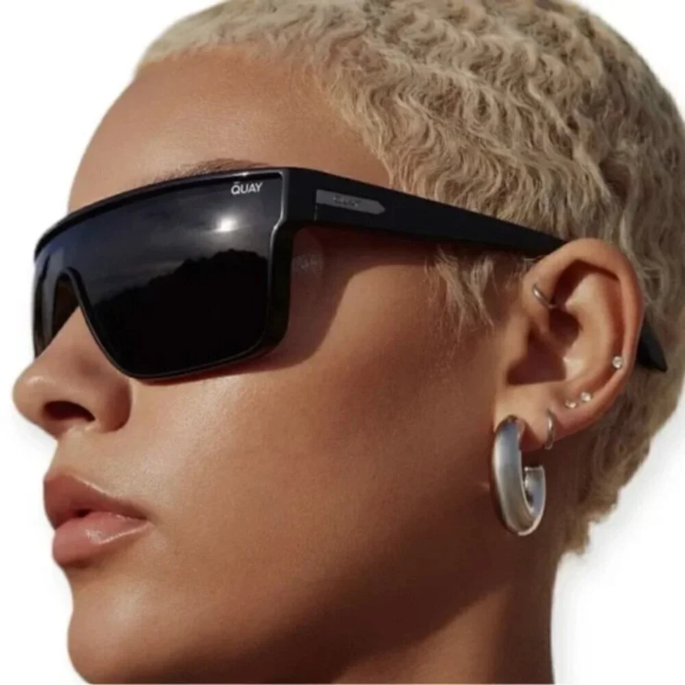 New Quay Australia Nightfall Curve Polarized Black Frame Large Sunglasses Unisex
